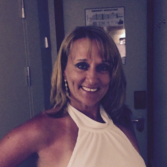 Meet your Posher, Lisa - Picture 1 of 1